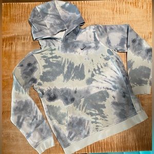 Nike Youth XL blue/gray tie dye hoodie - great condition!